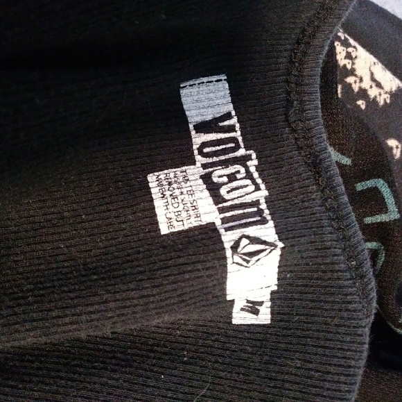 Volcom tank - Picture 2 of 2